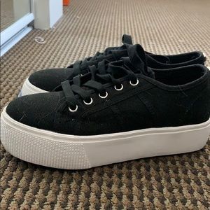 ONE TIME WORN Steve Madden Platform Sneakers